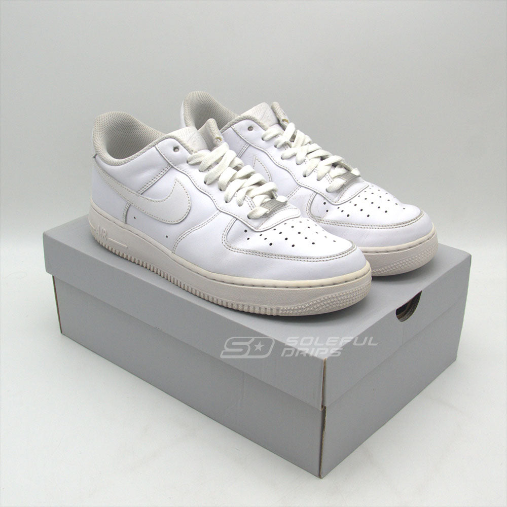 Nike Air Force 1 'Triple White' US 9 [USED]